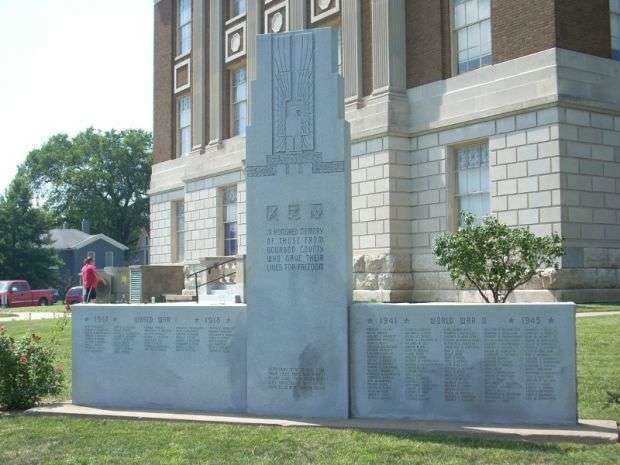 BOURBON COUNTY WORLD WARS MEMORIAL