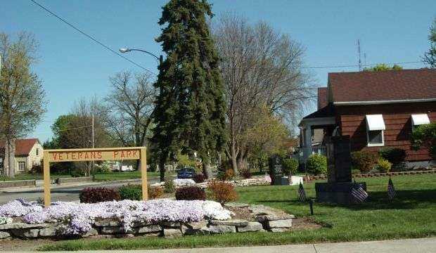 BLUFFTON VETERANS PARK MEMORIAL MARKER