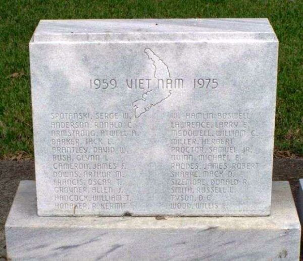GLYNN COUNTY WAR MEMORIAL STONE E