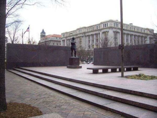 PERSHING PARK MEMORIAL