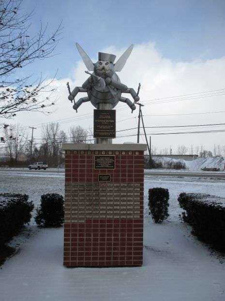 NORTH TONAWANDA STAINLESS STEEL BEE MEMORIAL
