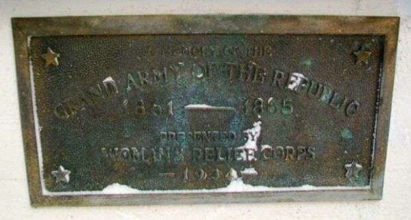 IN MEMORY OF THE GRAND ARMY OF THE REPUBLIC MEMORIAL MORTAR PLAQUE