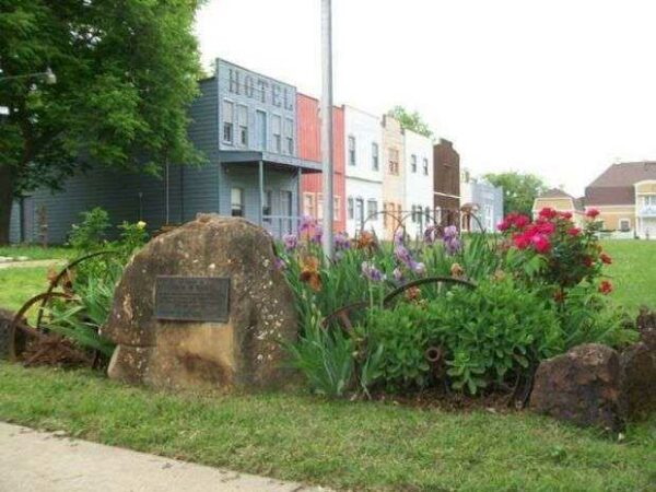 1LT. STEVE W. TRAIN WAR MEMORIAL