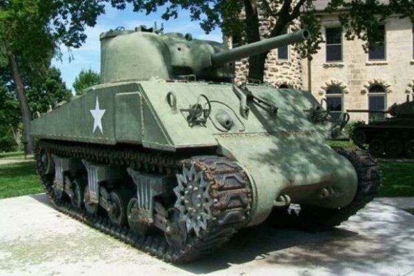FORT RILEY M4A3 SHERMAN MEDIUM TANK MEMORIAL