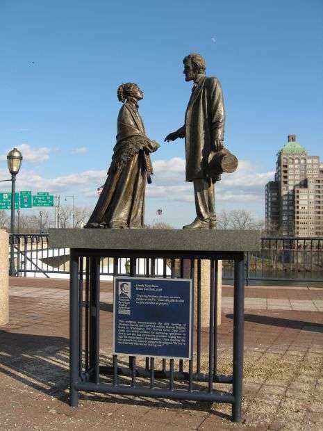 LINCOLN MEETS STOWE MEMORIAL