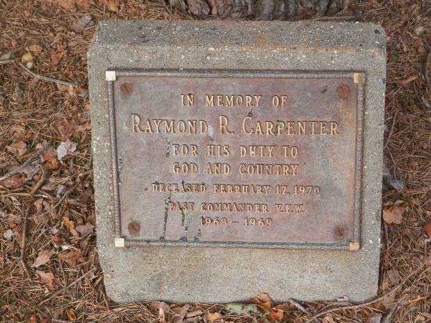 RAYMOND R. CARPENTER WAR MEMORIAL PLAQUE