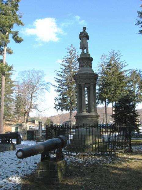 SEYMOUR SOLDIERS MEMORIAL