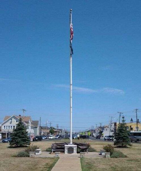 SEASIDE PARK WAR MEMORIAL FLAGPOLE