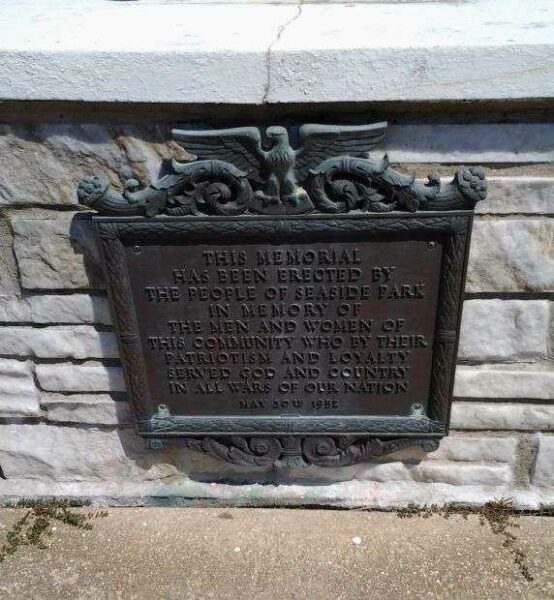 SEASIDE PARK WAR MEMORIAL FLAGPOLE PLAQUE