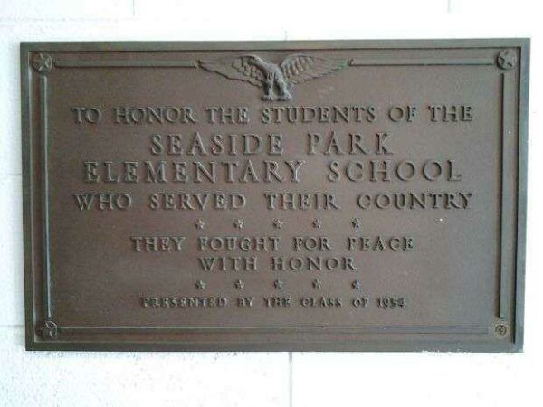 SEASIDE PARK ELEMENTARY SCHOOL WAR MEMORIAL PLAQUE