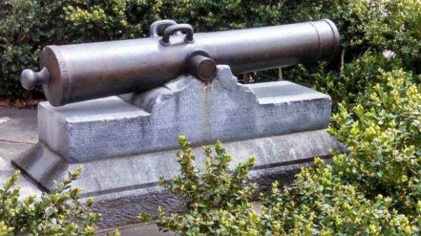 HAMPTON BATTERY WAR MEMORIAL CANNON
