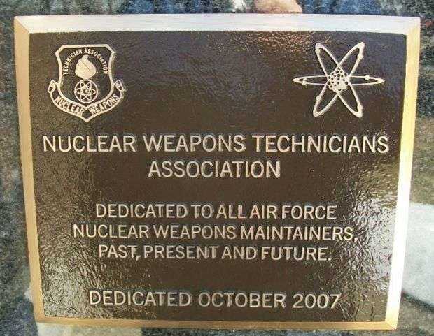 NUCLEAR WEAPONS TECHNICIANS ASSOCIATION MEMORIAL PLAQUE