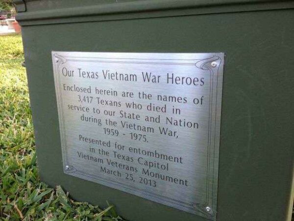 TEXAS CAPITOL VIETNAM VETERANS MONUMENT PLAQUE