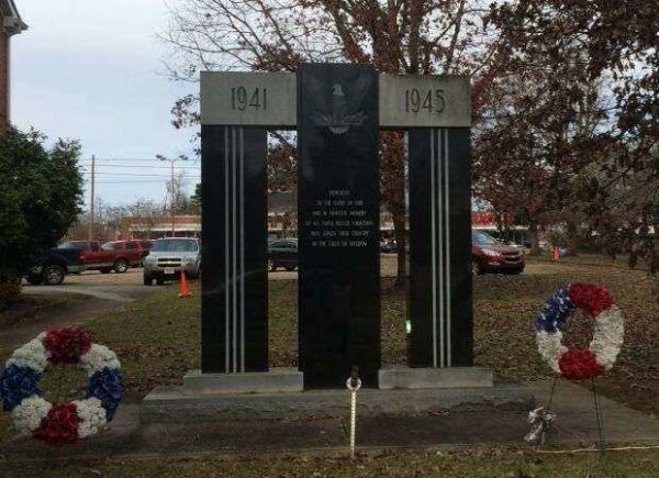 BUTLER COUNTY WORLD WAR II MEMORIAL FRONT