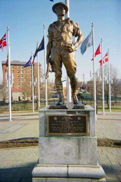 UNIONTOWN WAR MEMORIAL