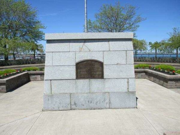 THE CITY OF DUNKIRK WORLD WAR MEMORIAL