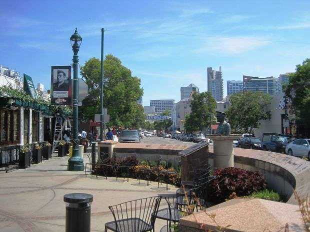 PIAZZA BASILONE WAR MEMORIAL