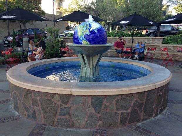 PIAZZA BASILONE WAR MEMORIAL FOUINTAIN