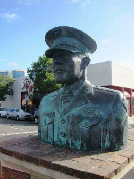 PIAZZA BASILONE WAR MEMORIAL BUST