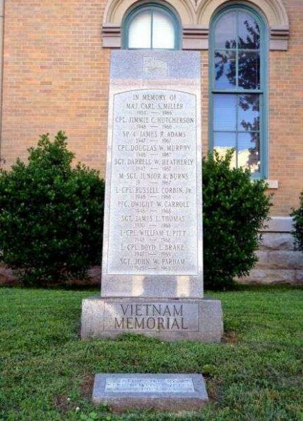 ROBERTSON COUNTY VIETNAM MEMORIAL SIDE A