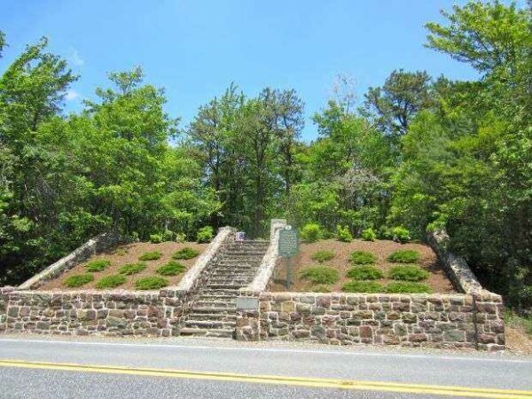 HUNGRY HILL WAR MEMORIAL GARDEN