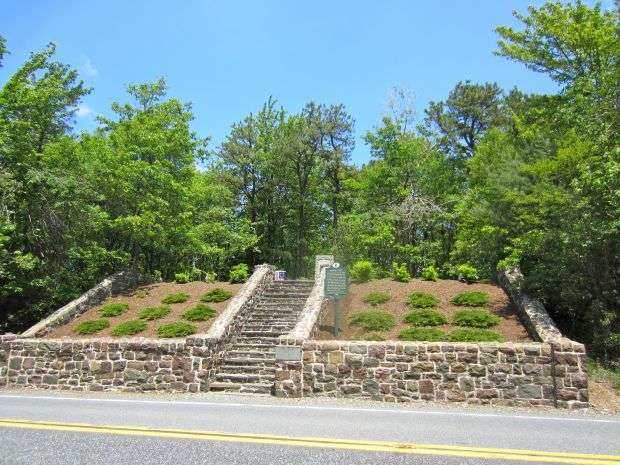 HUNGRY HILL WAR MEMORIAL GARDEN