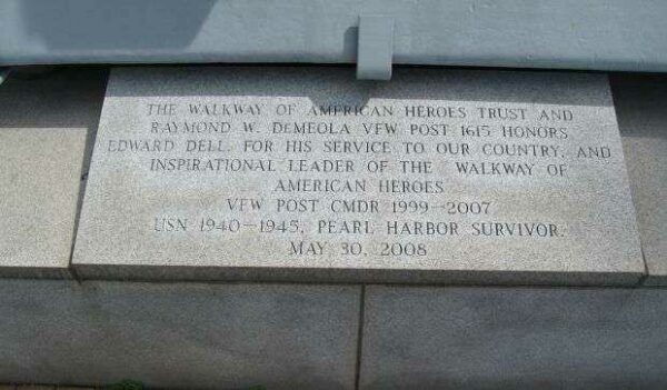 EDWARD DELL WAR MEMORIAL STONE