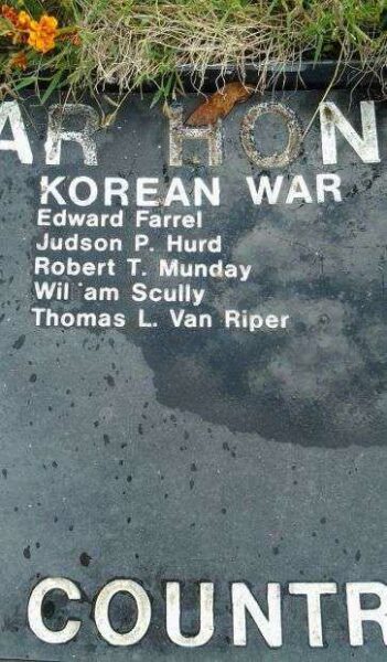 MANHASSET GOLD STAR HONOR ROLL MEMORIAL SECTION G