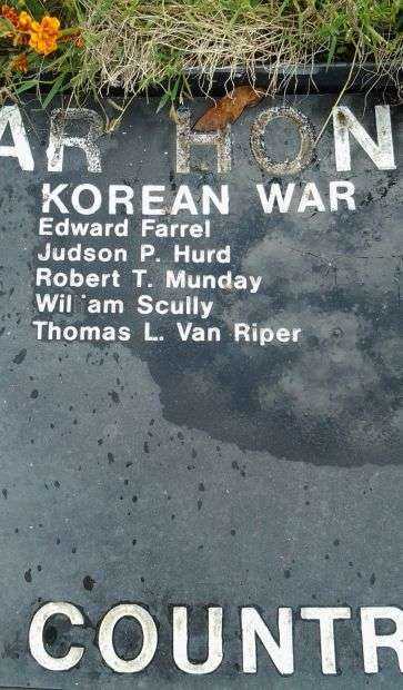 MANHASSET GOLD STAR HONOR ROLL MEMORIAL SECTION G