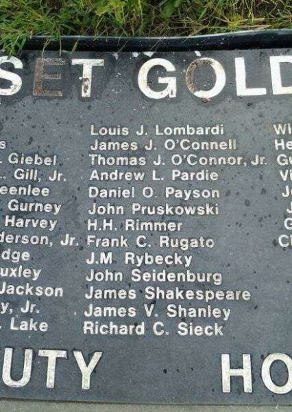 MANHASSET GOLD STAR HONOR ROLL MEMORIAL SECTION E