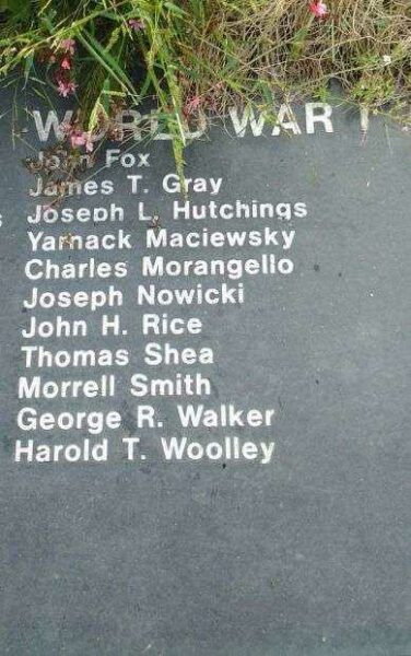 MANHASSET GOLD STAR HONOR ROLL MEMORIAL SECTION B