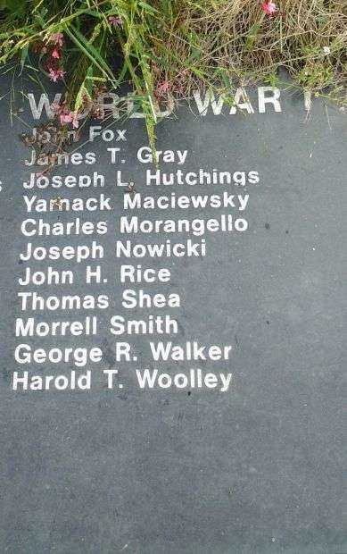 MANHASSET GOLD STAR HONOR ROLL MEMORIAL SECTION B