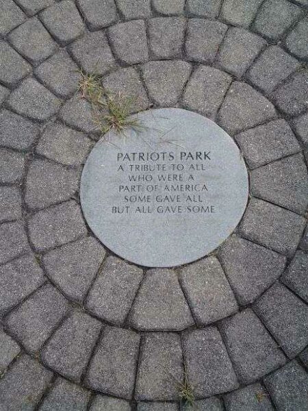 MANHASSET PATRIOTS PARK MEMORIAL DEDICATION STONE