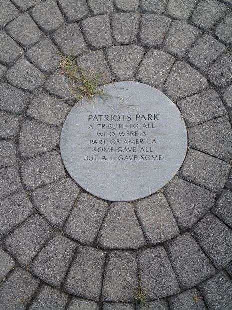 MANHASSET PATRIOTS PARK MEMORIAL DEDICATION STONE