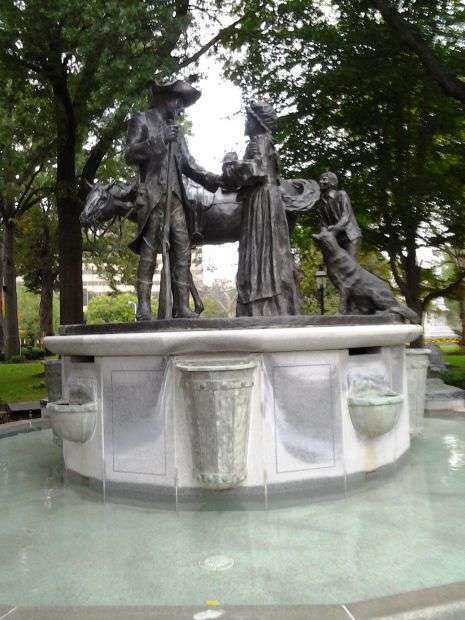 PATRIOTS FAREWELL WAR MEMORIAL FOUNTAIN