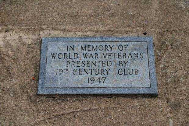 19TH CENTURY CLUB WORLD WAR VETERANS MEMORIAL TABLET
