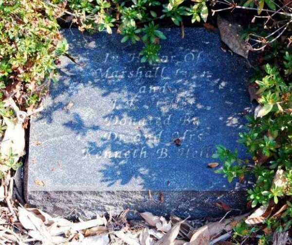 BELTON U.S. NAVY MEMORIAL FLAGPOLE STONE