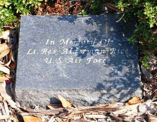 BELTON U.S. ARMY MEMORIAL FLAGPOLE STONE