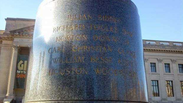 AERO MEMORIAL PILLAR HONOR ROLL STONE