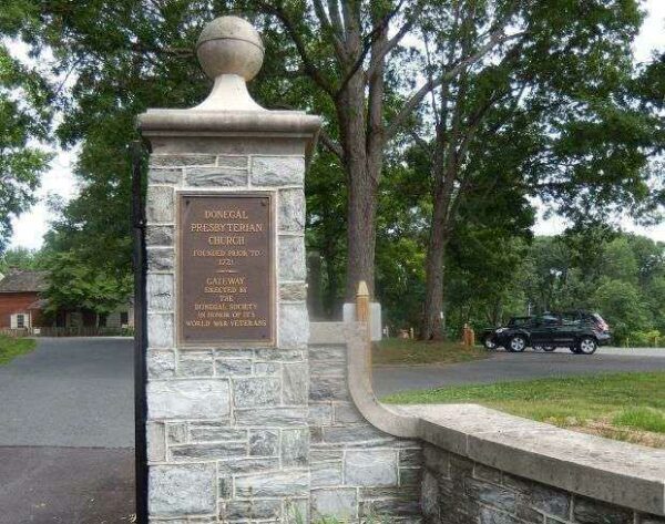 THE DONEGAL SOCIETY WORLD WAR VETERANS MEMORIAL GATE PLAQUE A
