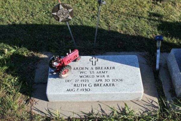 ARDEN A BREAKER MEMORIAL CEMETERY STONE