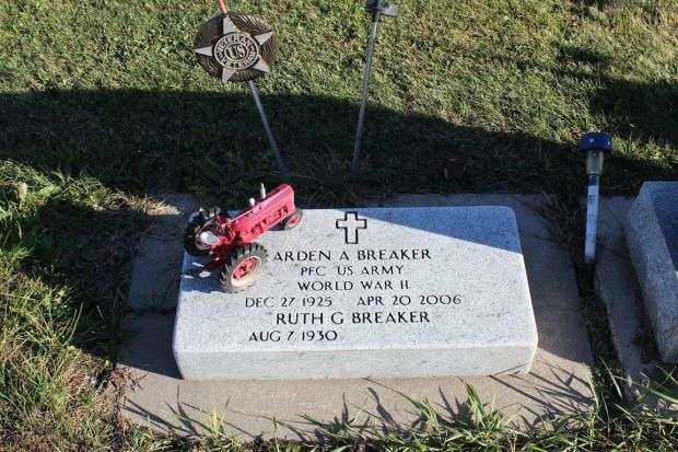 ARDEN A BREAKER MEMORIAL CEMETERY STONE