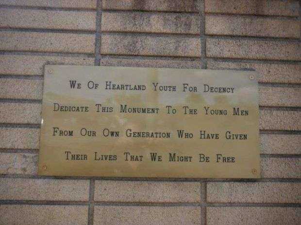 HEARTLAND YOUTH FOR DECENCY VIETNAM WAR MEMORIAL DEDICATION PLAQUE