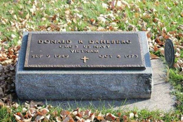 DONALD R DAHLBERG MEMORIAL CEMETERY STONE
