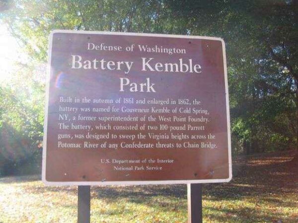 BATTERY KEMBLE PARK WAR MEMORIAL MARKER