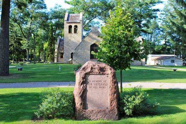 WOODLAWN CEMETERY WAR VETERANS MEMORIAL