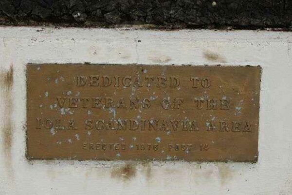 IOLA VETERANS MEMORIAL PLAQUE