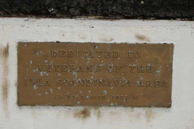 IOLA VETERANS MEMORIAL PLAQUE