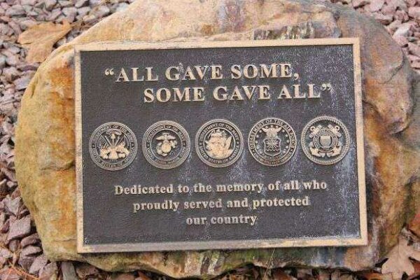 KING VETERANS LIVING MEMORIAL FOUNTAIN PLAQUE