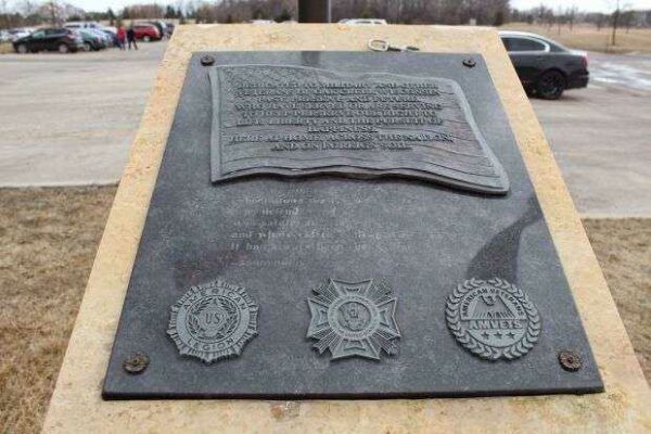 OAK CREEK VETERANS MEMORIAL